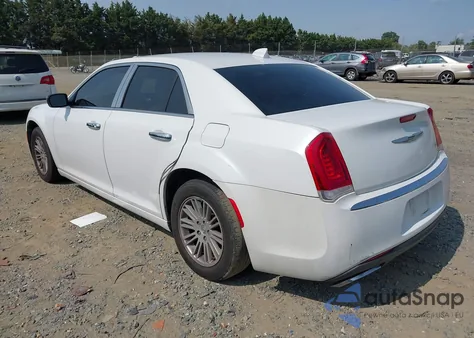 2015 Chrysler 300 Limited z USA, uszkodzony, nr VIN 2C3CCAAG9FH742928